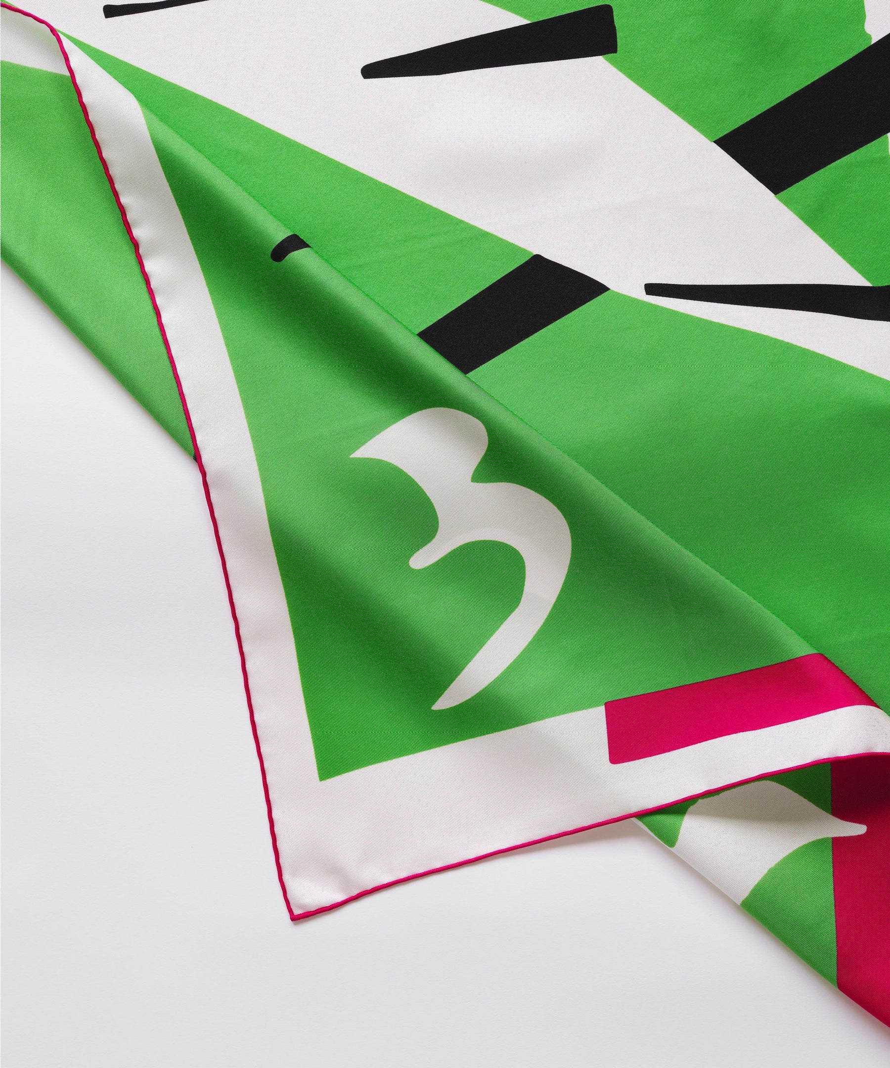 Carré de soie L'Eté, roulotté à la main