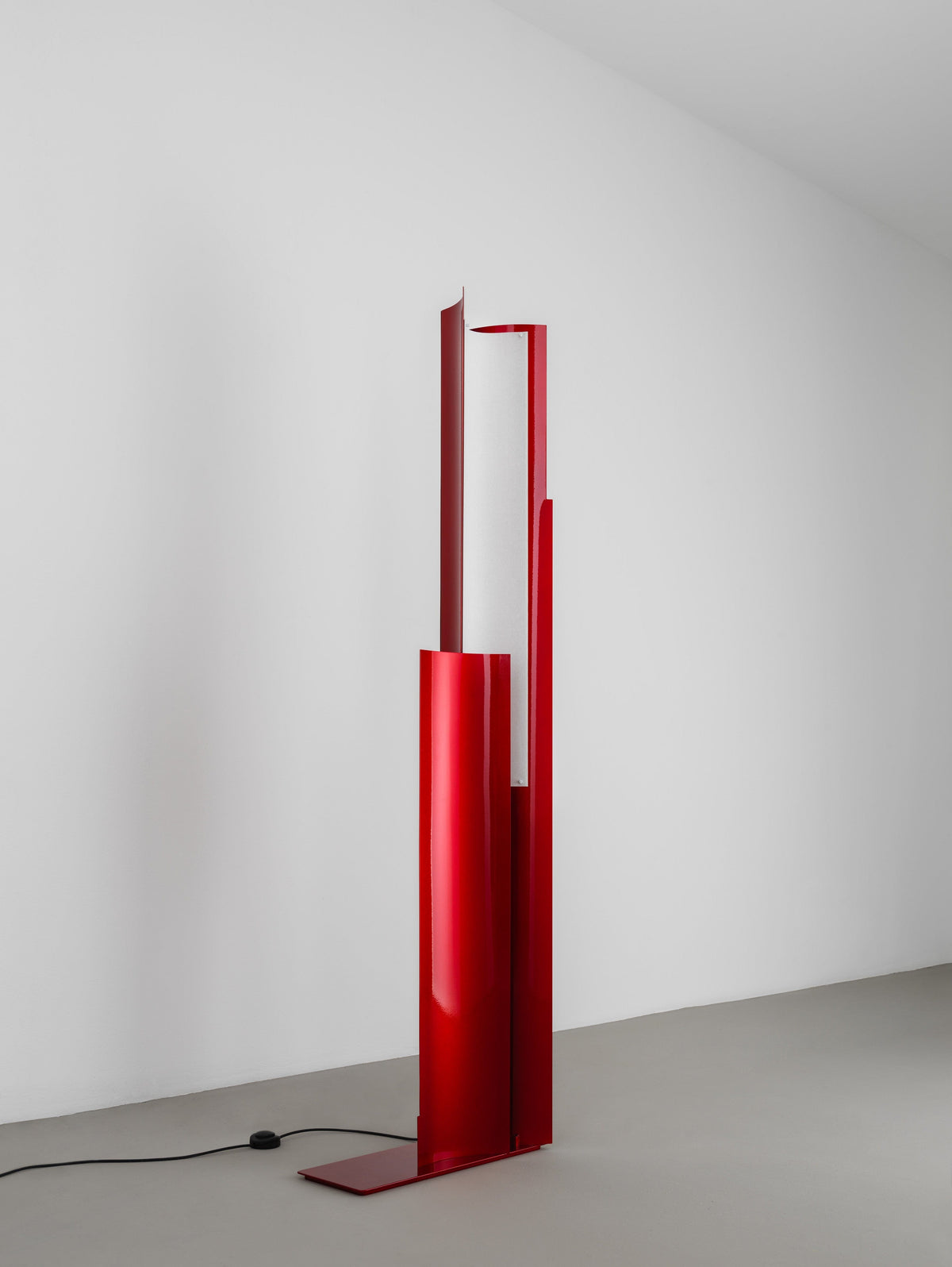 lampadaire en métal et papier, formafantasma et maison matisse